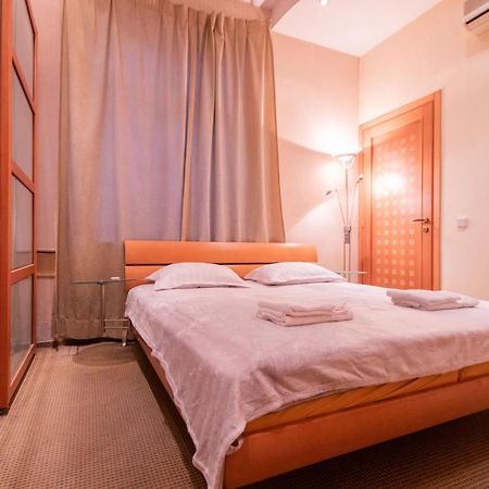 Апартаменти 3-Кімнатні, Метро Хрещатик Kiew Exterior foto