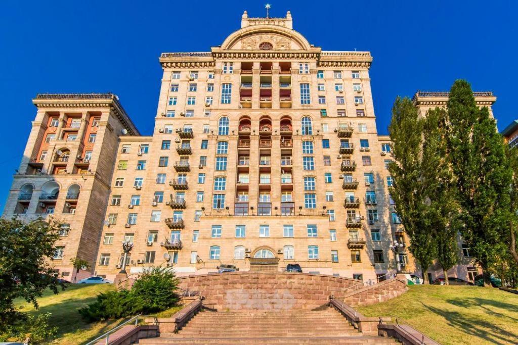 Апартаменти 3-Кімнатні, Метро Хрещатик Kiew Exterior foto